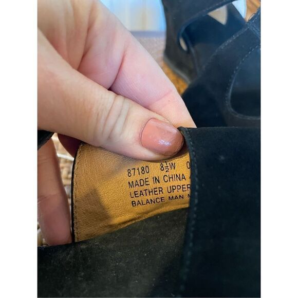 Clarks Artisan collection black suede wedge sandals 8.5 - Picture 9 of 9